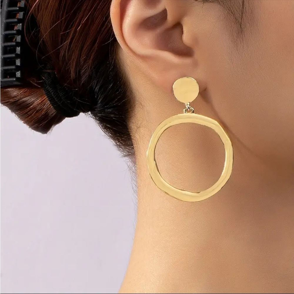 CHIC 14K GOLD PLATED Circle Dangle Earrings NEW